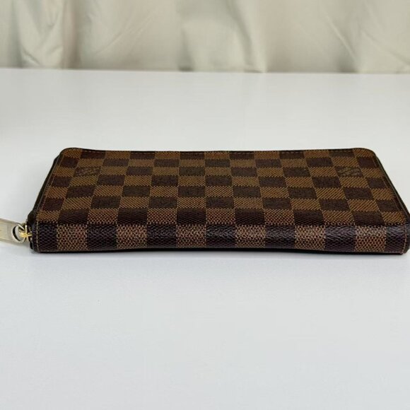 Louis Vuitton Damier Ebene Large Wallet Classic Brown Checkered Design Zippered - Picture 5 of 8